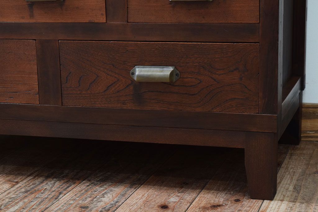 アンティーク家具　 和製アンティーク　モールガラス戸!引き出し5杯の脚付きサイドボード(収納棚)