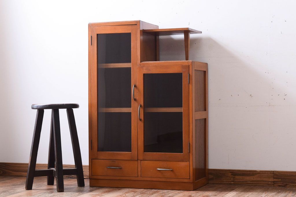 レトロ家具　昭和レトロ　飾り台付き!シンプルデザインの古い本箱(ブックケース)