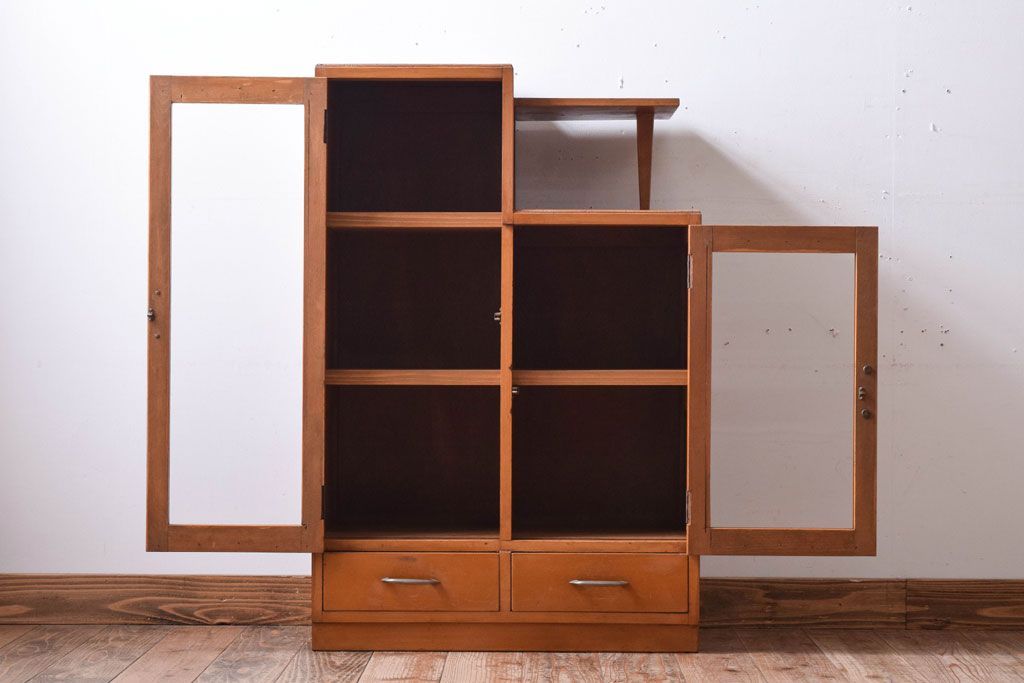 レトロ家具　昭和レトロ　飾り台付き!シンプルデザインの古い本箱(ブックケース)