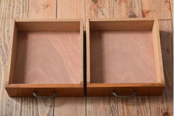 レトロ家具　昭和レトロ　飾り台付き!シンプルデザインの古い本箱(ブックケース)