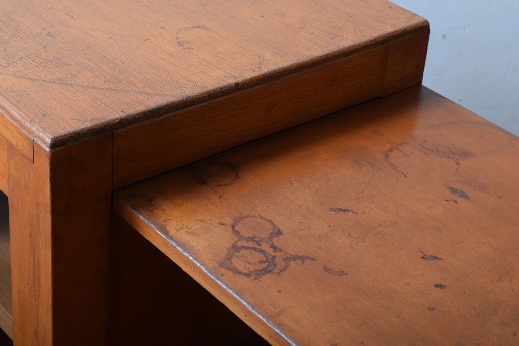 レトロ家具　昭和レトロ　飾り台付き!シンプルデザインの古い本箱(ブックケース)