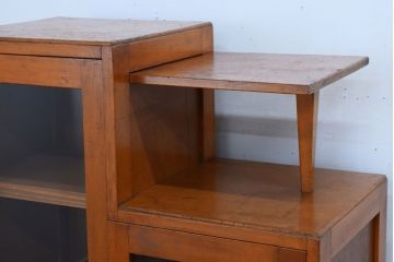 レトロ家具　昭和レトロ　飾り台付き!シンプルデザインの古い本箱(ブックケース)