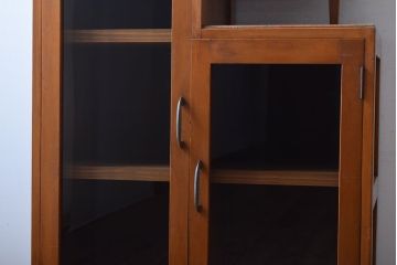 レトロ家具　昭和レトロ　飾り台付き!シンプルデザインの古い本箱(ブックケース)