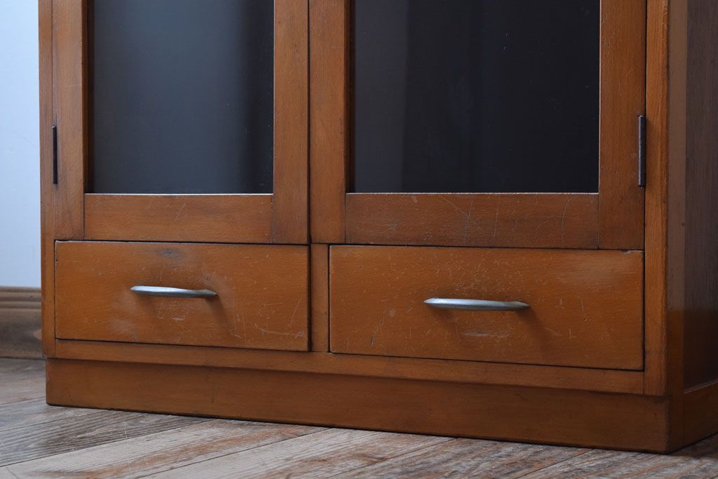 レトロ家具　昭和レトロ　飾り台付き!シンプルデザインの古い本箱(ブックケース)