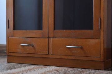 レトロ家具　昭和レトロ　飾り台付き!シンプルデザインの古い本箱(ブックケース)