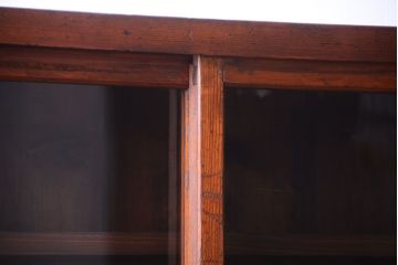 アンティーク家具　和製アンティーク　引き出し付き!古い木のガラス戸棚(収納棚)