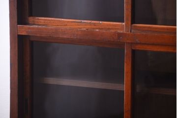 アンティーク家具　和製アンティーク　引き出し付き!古い木のガラス戸棚(収納棚)
