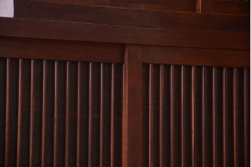 アンティーク家具　古民具・骨董　縦桟引き戸付きのアンティーク階段箪笥