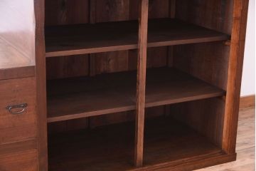 アンティーク家具　古民具・骨董　縦桟引き戸付きのアンティーク階段箪笥