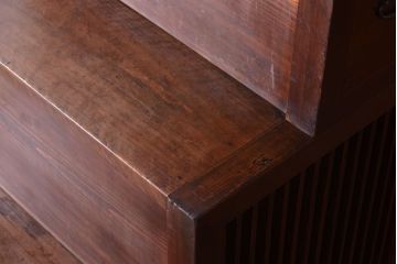 アンティーク家具　古民具・骨董　縦桟引き戸付きのアンティーク階段箪笥