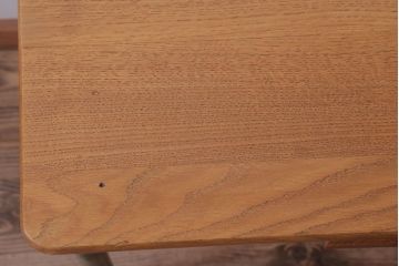 ヴィンテージ家具　イギリスビンテージ　オーク材製の珍しい鉄脚デスク(平机)