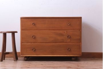 ヴィンテージ家具　イギリスビンテージ　アーコール　3段チェスト