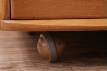 ヴィンテージ家具　イギリスビンテージ　アーコール　3段チェスト