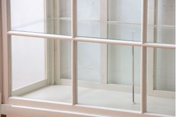 アンティーク家具　ペイント　シンプルでおしゃれなアンティークガラスケース(ショーケース)