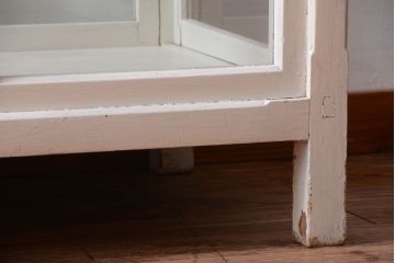 アンティーク家具　ペイント　シンプルでおしゃれなアンティークガラスケース(ショーケース)