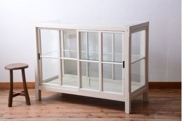 アンティーク家具　ペイント　シンプルでおしゃれなアンティークガラスケース(ショーケース)