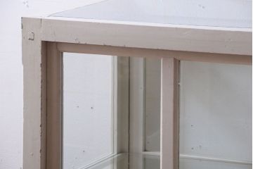 アンティーク家具　ペイント　シンプルでおしゃれなアンティークガラスケース(ショーケース)
