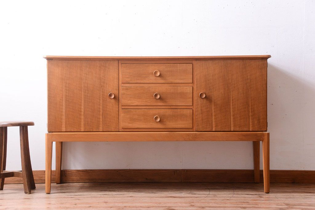 北欧家具　GORDON RUSSELL(ゴードンラッセル)　シンプルでおしゃれなサイドボード