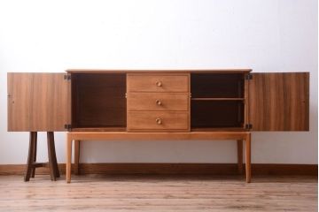 北欧家具　GORDON RUSSELL(ゴードンラッセル)　シンプルでおしゃれなサイドボード