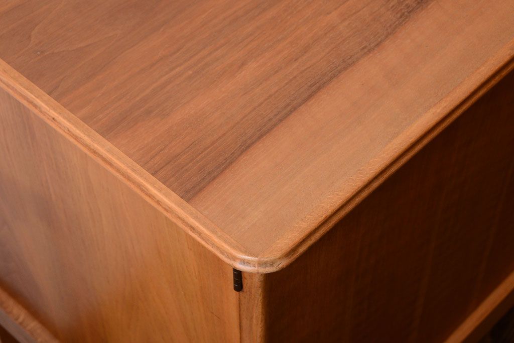 北欧家具　GORDON RUSSELL(ゴードンラッセル)　シンプルでおしゃれなサイドボード