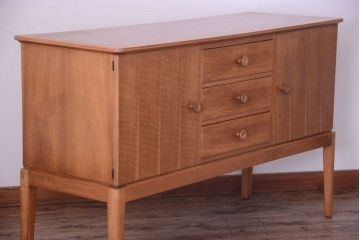 北欧家具　GORDON RUSSELL(ゴードンラッセル)　シンプルでおしゃれなサイドボード