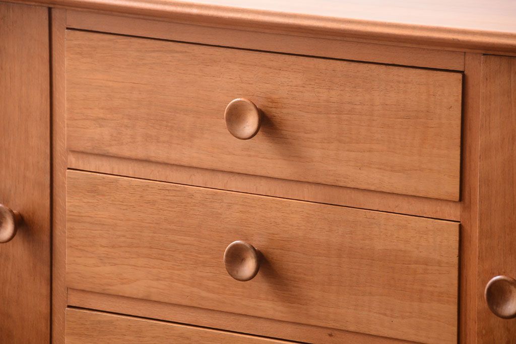 北欧家具　GORDON RUSSELL(ゴードンラッセル)　シンプルでおしゃれなサイドボード