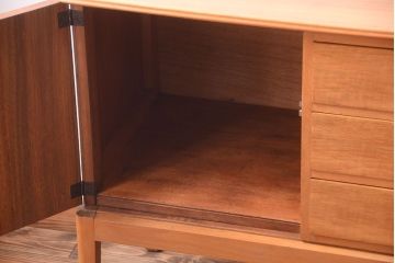 北欧家具　GORDON RUSSELL(ゴードンラッセル)　シンプルでおしゃれなサイドボード