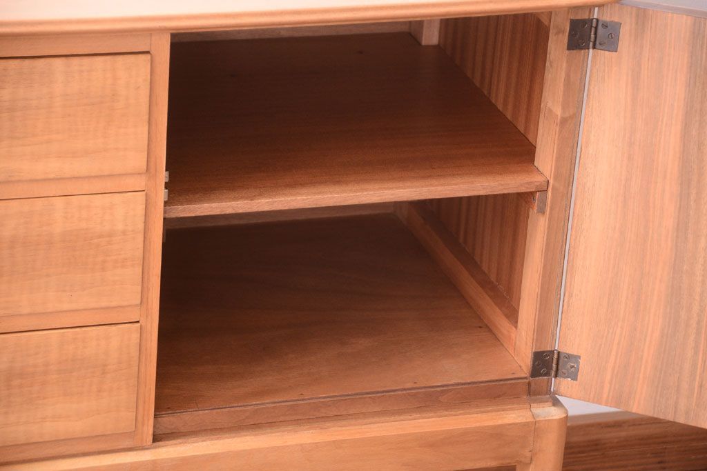 北欧家具　GORDON RUSSELL(ゴードンラッセル)　シンプルでおしゃれなサイドボード