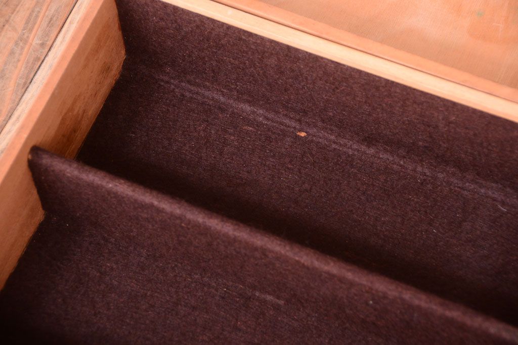 北欧家具　GORDON RUSSELL(ゴードンラッセル)　シンプルでおしゃれなサイドボード