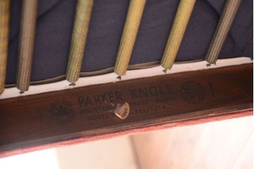 ヴィンテージ家具　イギリスビンテージ　Parker Knoll(パーカーノール)　おしゃれなラブソファ(2人掛けソファ)
