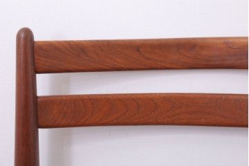 ヴィンテージ家具　北欧ビンテージ　チーク材のシンプルなダイニングチェア(1)