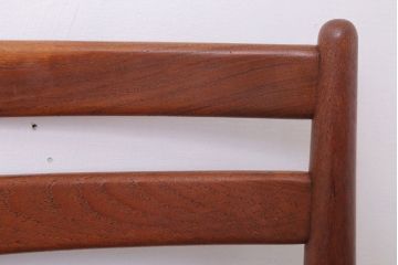 ヴィンテージ家具　北欧ビンテージ　チーク材のシンプルなダイニングチェア(1)