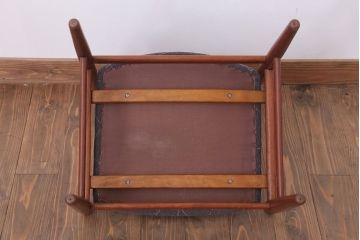 ヴィンテージ家具　北欧ビンテージ　チーク材のシンプルなダイニングチェア(1)