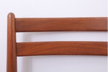 ヴィンテージ家具　北欧ビンテージ　チーク材のシンプルなダイニングチェア(2)