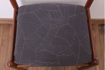 ヴィンテージ家具　北欧ビンテージ　チーク材のシンプルなダイニングチェア(2)