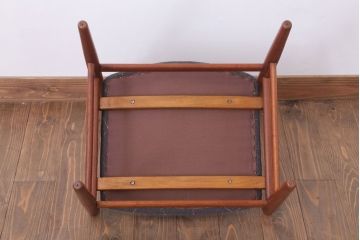 ヴィンテージ家具　北欧ビンテージ　チーク材のシンプルなダイニングチェア(2)