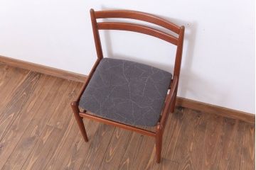 ヴィンテージ家具　北欧ビンテージ　シンプルデザイン　チーク材のダイニングチェア(2)