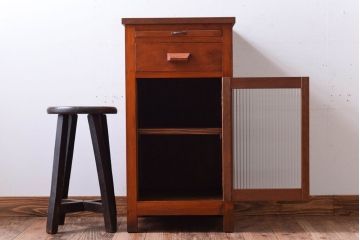 レトロ家具　昭和レトロ　小さなサイドキャビネット(サイドテーブル)(2)