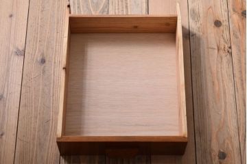 レトロ家具　昭和レトロ　小さなサイドキャビネット(サイドテーブル)(2)