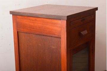 レトロ家具　昭和レトロ　小さなサイドキャビネット(サイドテーブル)(2)