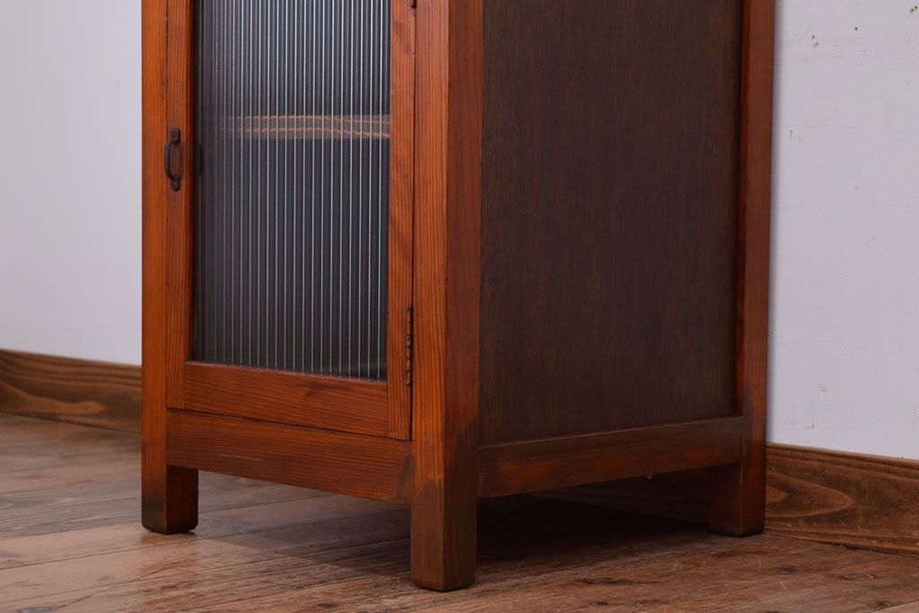 レトロ家具　昭和レトロ　小さなサイドキャビネット(サイドテーブル)(2)