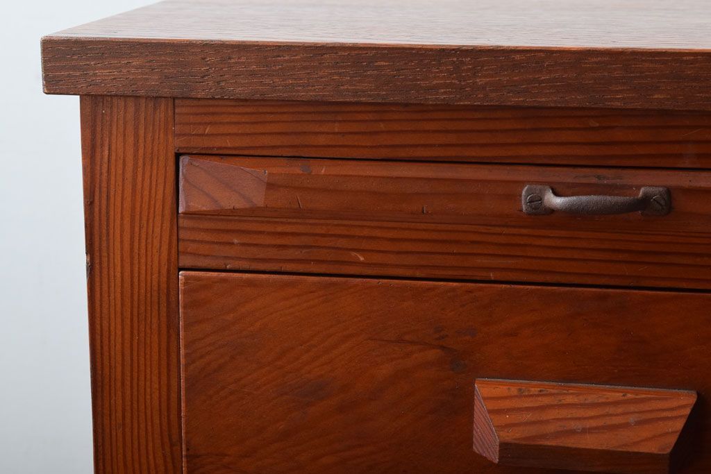 レトロ家具　昭和レトロ　小さなサイドキャビネット(サイドテーブル)(2)