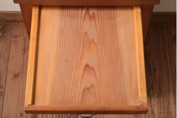 レトロ家具　昭和レトロ　小さなサイドキャビネット(サイドテーブル)(2)