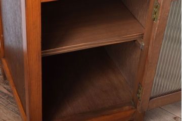 レトロ家具　昭和レトロ　小さなサイドキャビネット(サイドテーブル)(2)