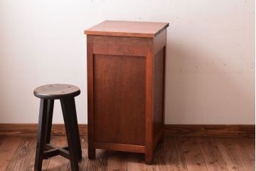 レトロ家具　昭和レトロ　小さなサイドキャビネット(サイドテーブル)(2)