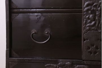 アンティーク家具　古民具・骨董　明治〜大正　前面黒漆のアンティーク庄内箪笥