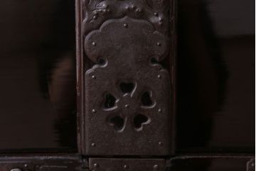 アンティーク家具　古民具・骨董　明治〜大正　前面黒漆のアンティーク庄内箪笥