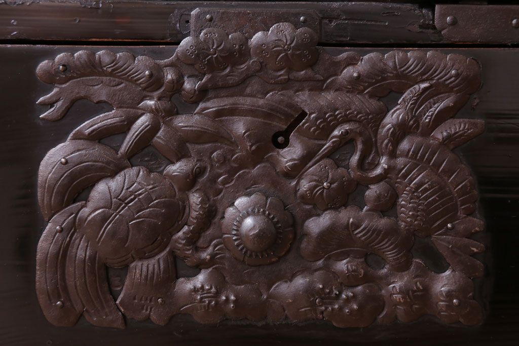 アンティーク家具　古民具・骨董　明治〜大正　前面黒漆のアンティーク庄内箪笥