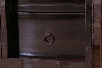 アンティーク家具　古民具・骨董　明治〜大正　前面黒漆のアンティーク庄内箪笥