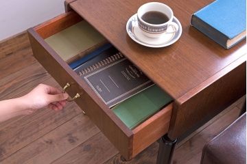 ヴィンテージ家具　北欧ビンテージ　G-PLAN　BBシリーズ　サイドテーブル